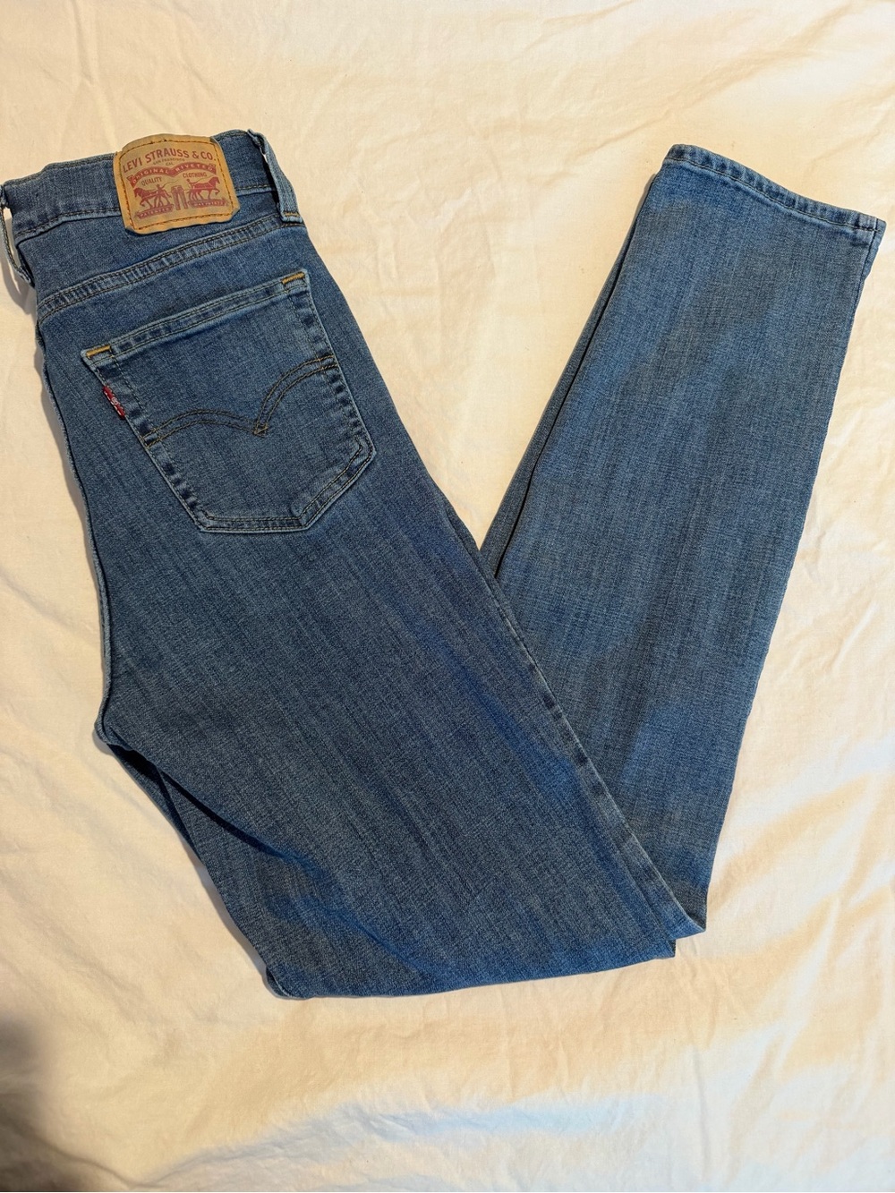 Levi's Women's Medium Blue Straight-Leg Jeans